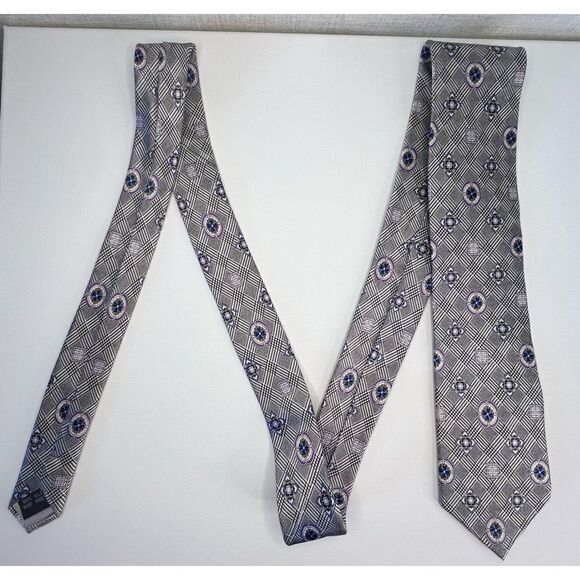 Bruno Piattelli 100% Silk Unique Geometric And Striped Patterned Tie - Picture 2 of 5